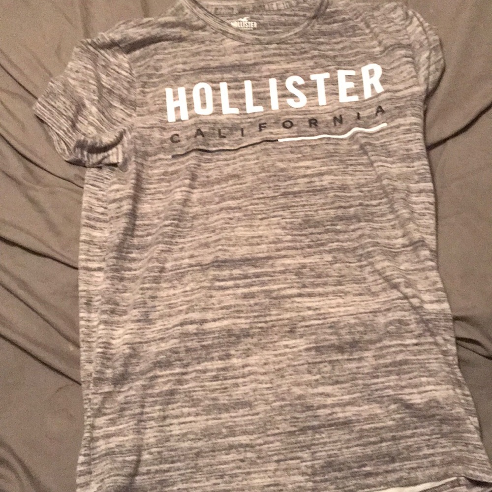 Hollister t shirt